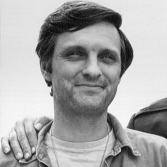 Alan Alda Robert Alda MASH 1975 (cropped)
