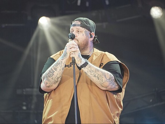 Jelly Roll Shakes Hands With Pope