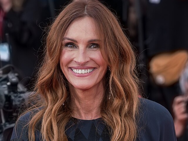 Julia Roberts Shocks in Purple Polka Dot Power Suit