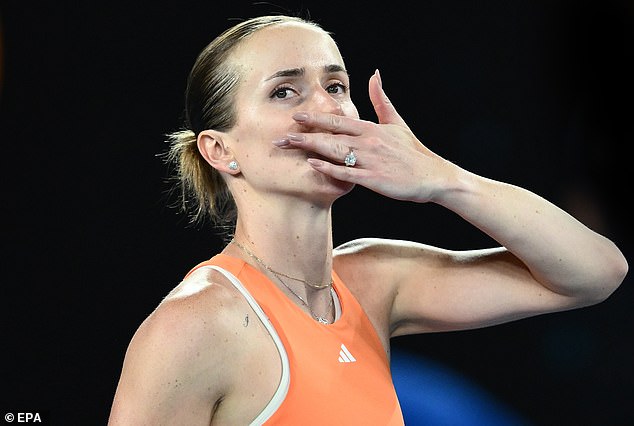 Elina Svitolina advances to the Australian Open semifinal in Melbourne