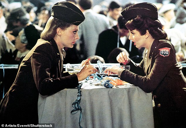 Shera Danese with Liza Minnelli in New York, New York (1977).