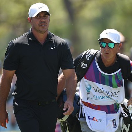 PGA Tour star Brooks Koepka stepped off the course to check on the girl and 'comfort her' - Daily Mail US
