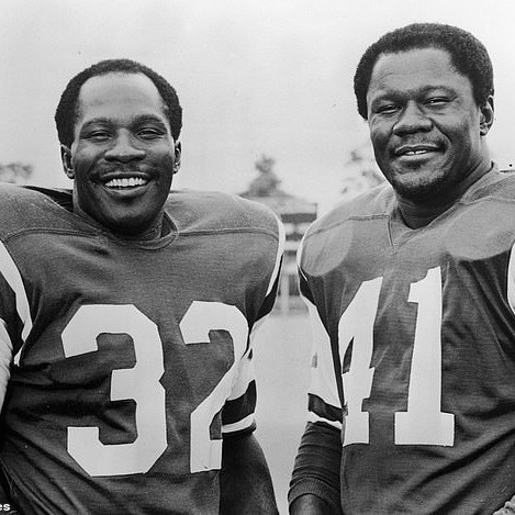 Matt Snell (right, pictured with his long-time backfield partner Emerson Boozer) has died at 84 - Daily Mail
