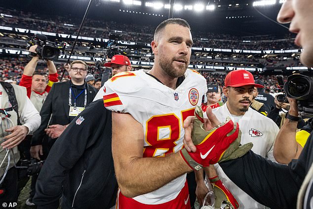 Travis Kelce in Chiefs uniform amid reports of his new incentive-laden one-year deal