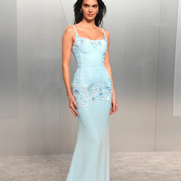 She added glitz with a 4-carat diamond earrings and coordinated 6-carat diamond ring, both from Tiffany & Co. - FilmMagic