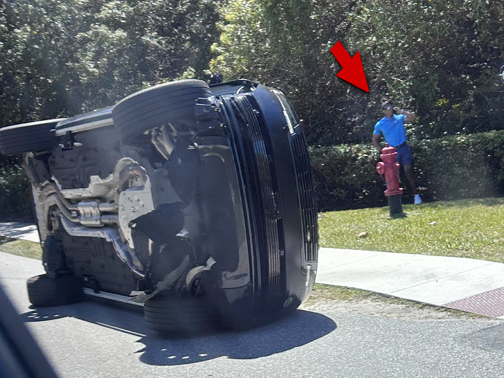 Overturned SUV from Tiger Woods' reported DUI crash in Jupiter, Florida