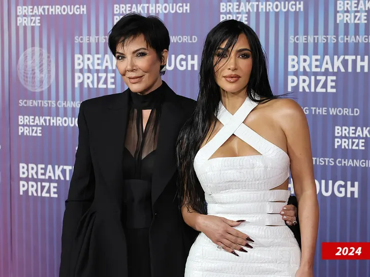Kris Jenner and Kim Kardashian together at an event