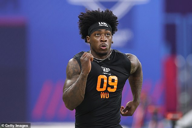 Zachariah Branch accelerates after a catch for Georgia