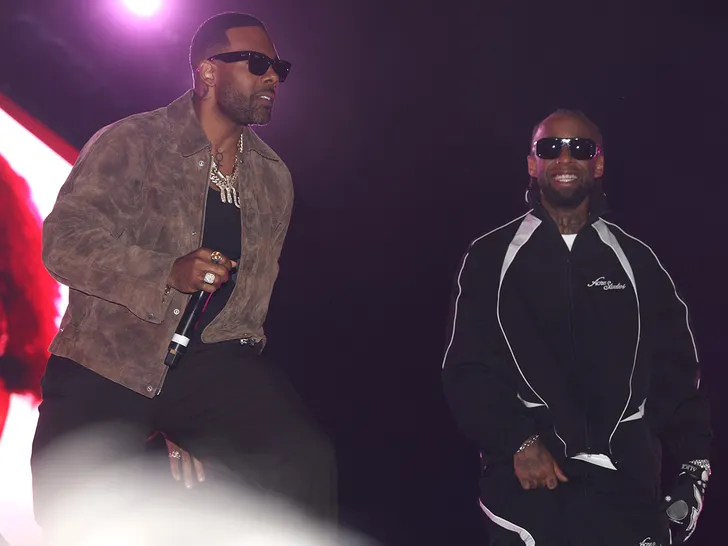 Mario and Ty Dolla $ign perform at Neon Carnival