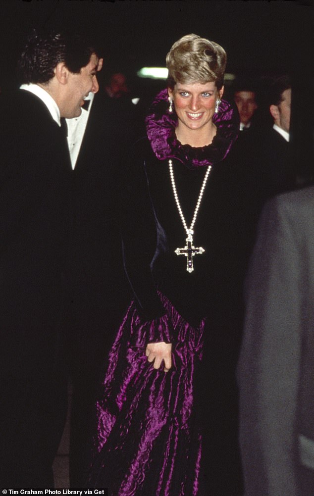 Princess Diana wearing the Attallah Cross pendant at the 1987 Birthright charity gala