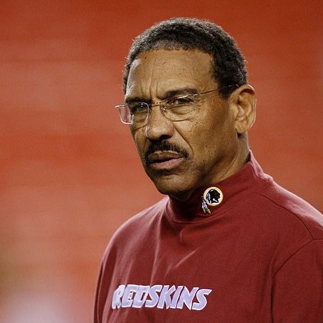 Sherman Lewis, a four-time Super Bowl-winning coach, has died at the age of 83 - Daily Mail US