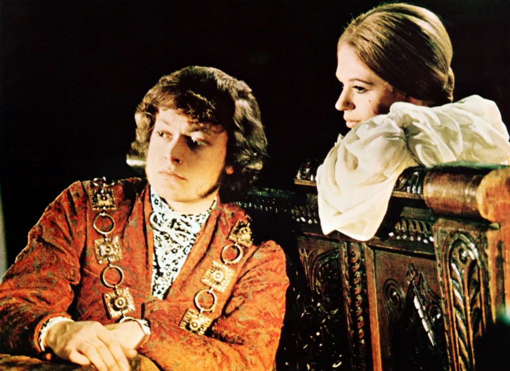 Michael Pennington as Hamlet with Marianne Faithfull as Ophelia in the 1969 film Hamlet.