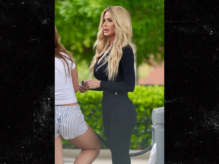 Kim Zolciak photographed running errands after court grants Kroy Biermann temporary primary custody