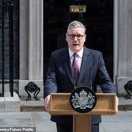 Starmer is seen here making his resignation speech outside of Downing Street on Monday - Daily Mail US