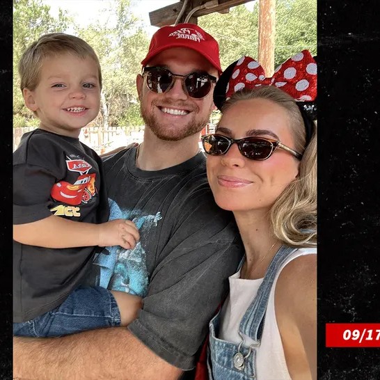 Emilie Kiser with family. - TMZ